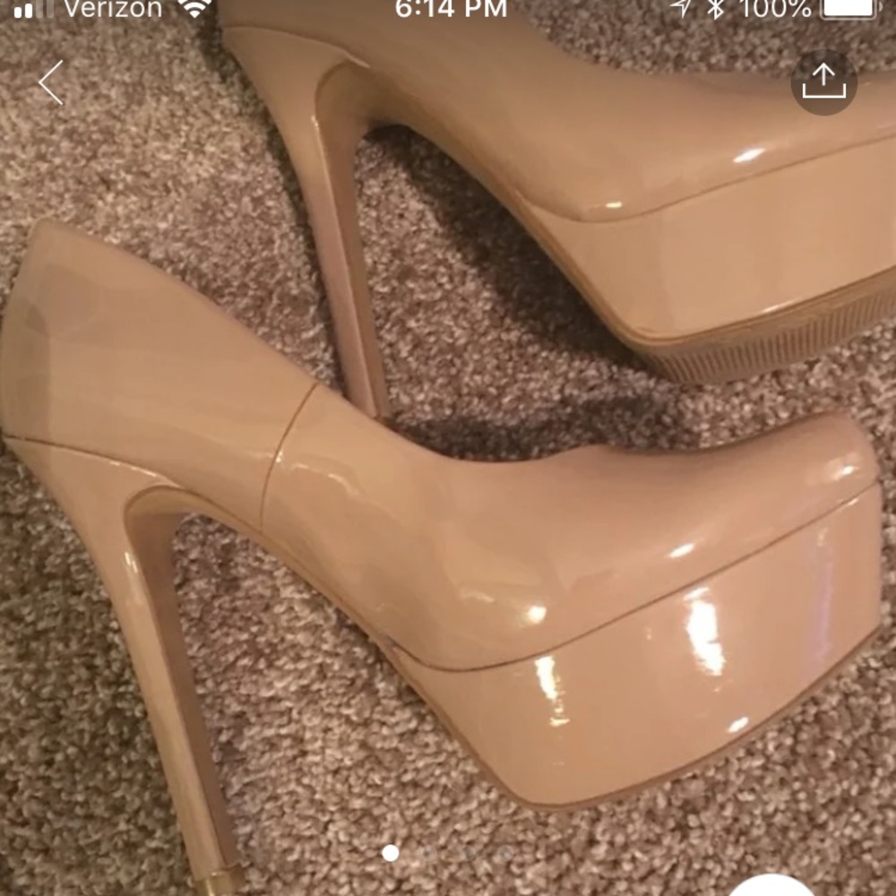 Never worn. Jesica Simpson nude pumps.